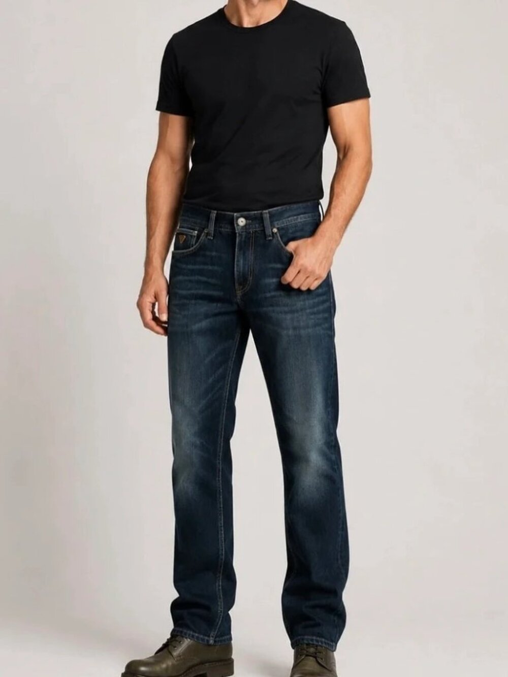 GUESS men's jeans size 32X32 LIKE NEW